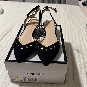 NAVY (they look black but they’re navy), wedge pointed studded shoe 😊